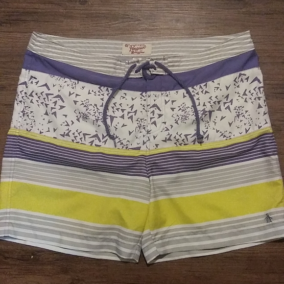 Men's penguin 🐧 swim trunks, yellow&purple, in new CONDITION,size36 New CONDITI - Picture 1 of 4
